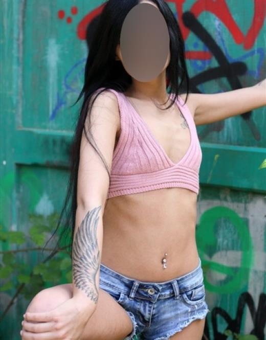 Baştan çıkarıcı escort Ademe