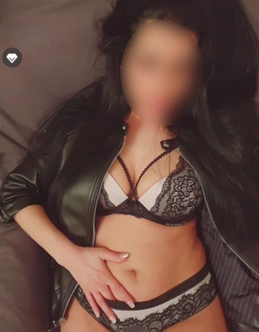 Mükemmel yetişkin Amorinne escort