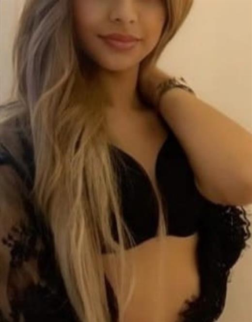 Çarpıcı busty escort Arpichaya Ankara Eskort Kizlar