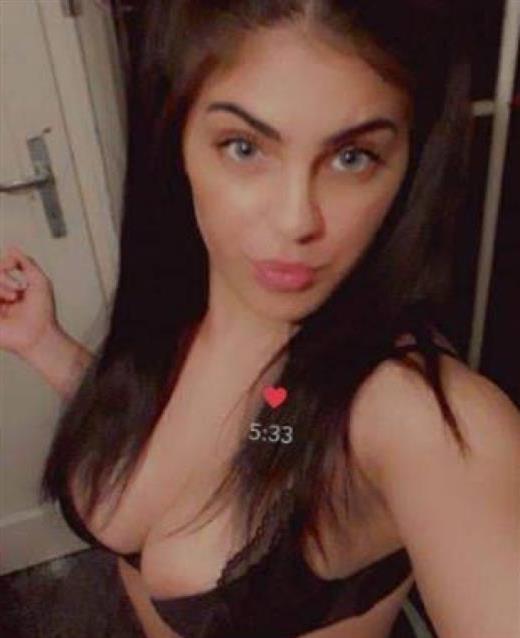 Muhteşem Saeunn escort Sanal striptiz Balya